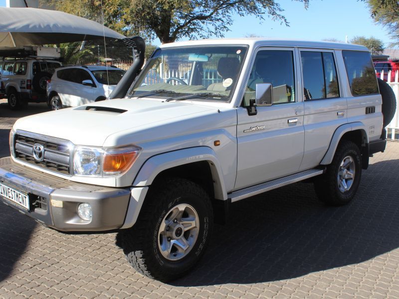 2015 Toyota 76 Series Land Cruiser V8 Diesel for sale 99 888 Km