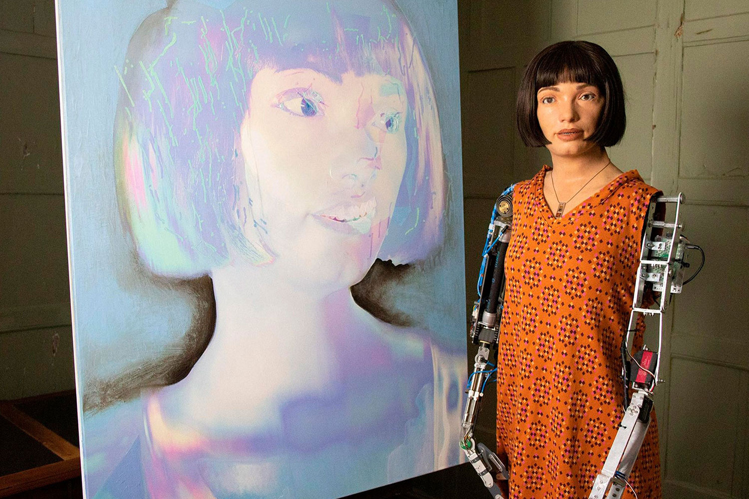 First robot artist AiDa to exhibit selfportraits this