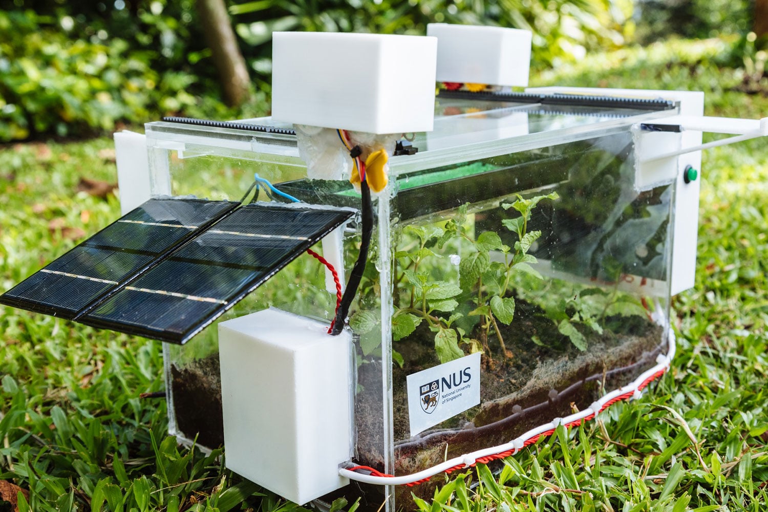 SmartFarm harvests air moisture for autonomous, selfsustaining urban farming