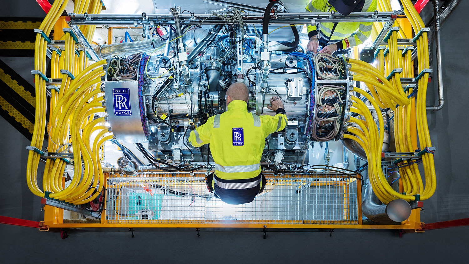 RollsRoyce is testing its 2.5MW generator for future hybrid aircraft