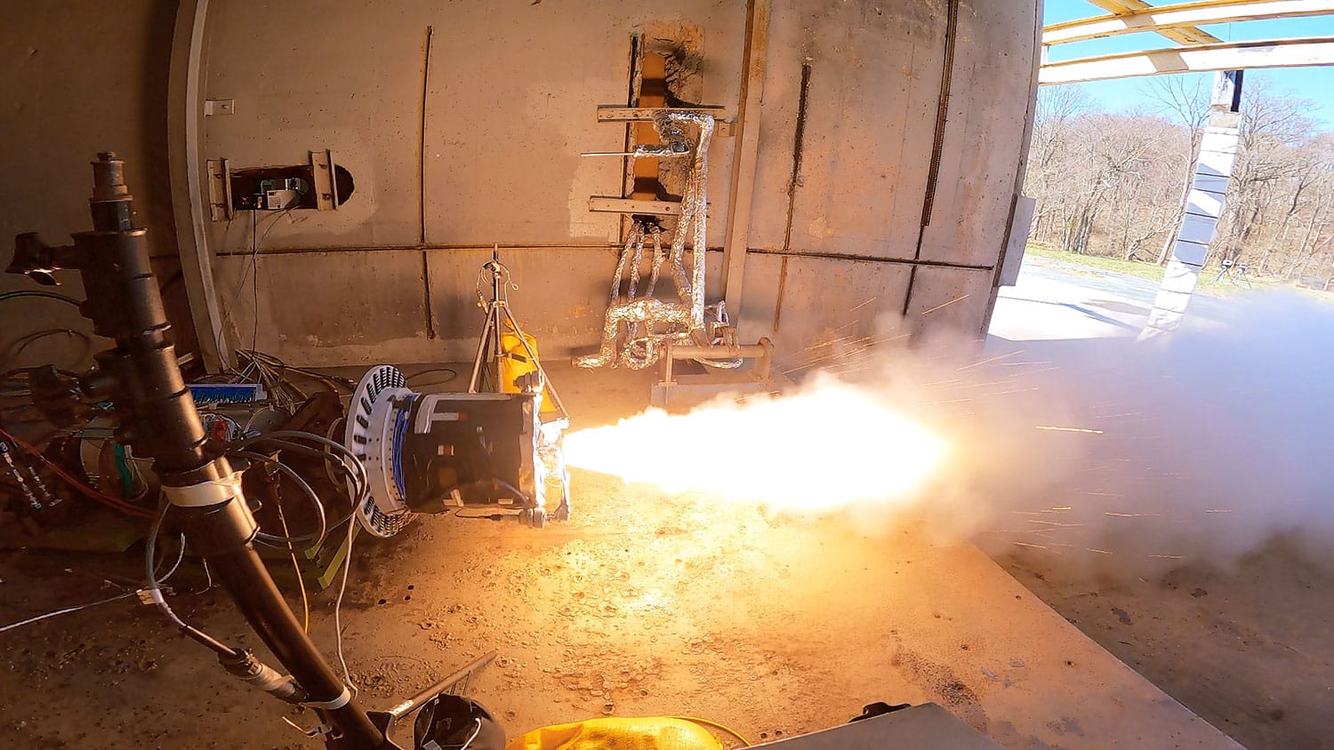 NASA tests rocket motors for bringing Mars samples to Earth
