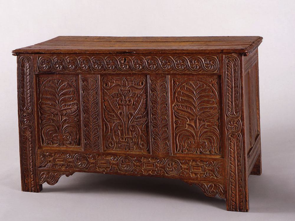Early Colonial Furniture At The Metropolitan Museum Of Art by Frances