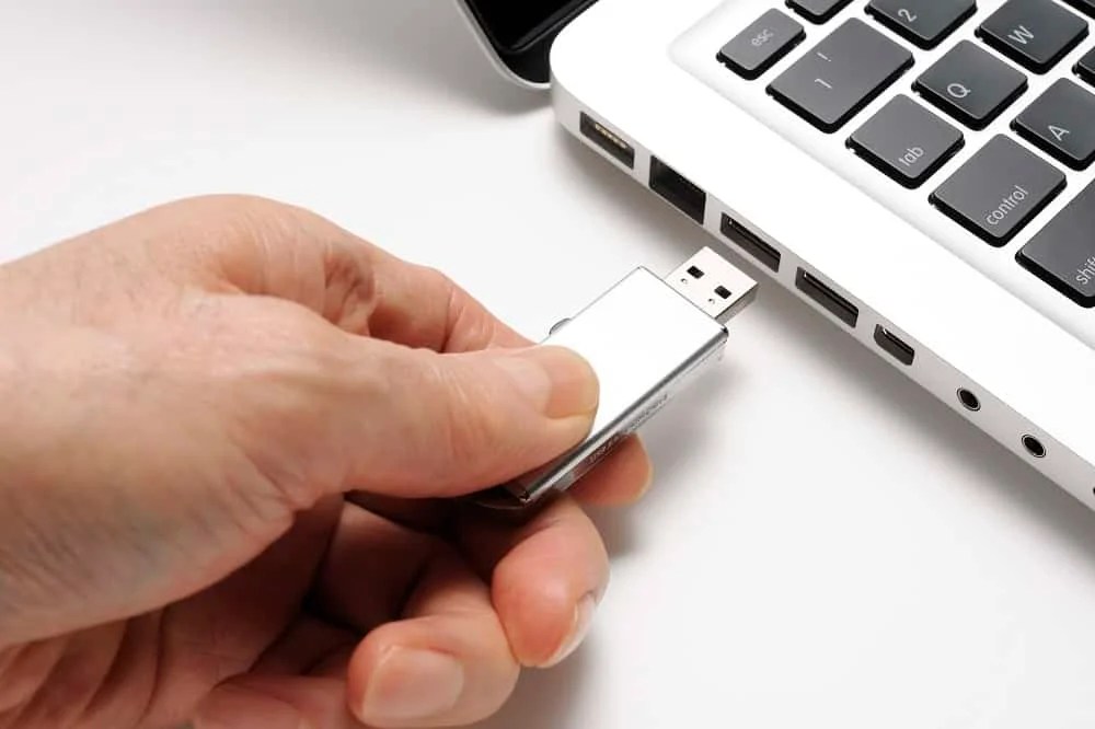 How to Lock and Unlock Mac or PC Using USB Drive