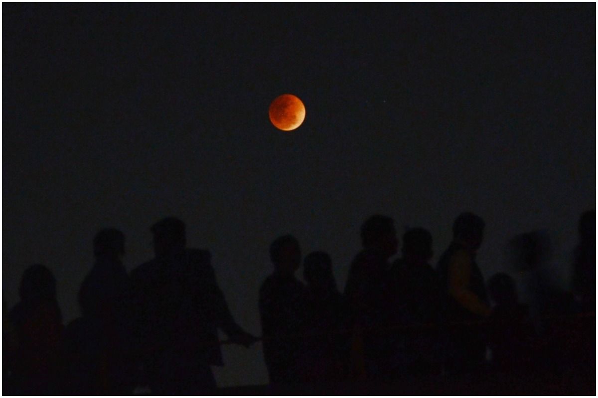 November 2021 Lunar Eclipse 7hrz2cny1qhjlm / The