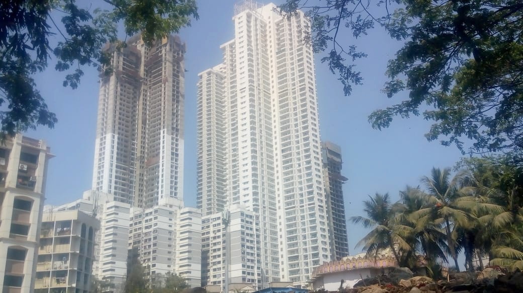 6 BHK Flat in Malad East for Rent in Omkar Alta Monte Semi Furnished