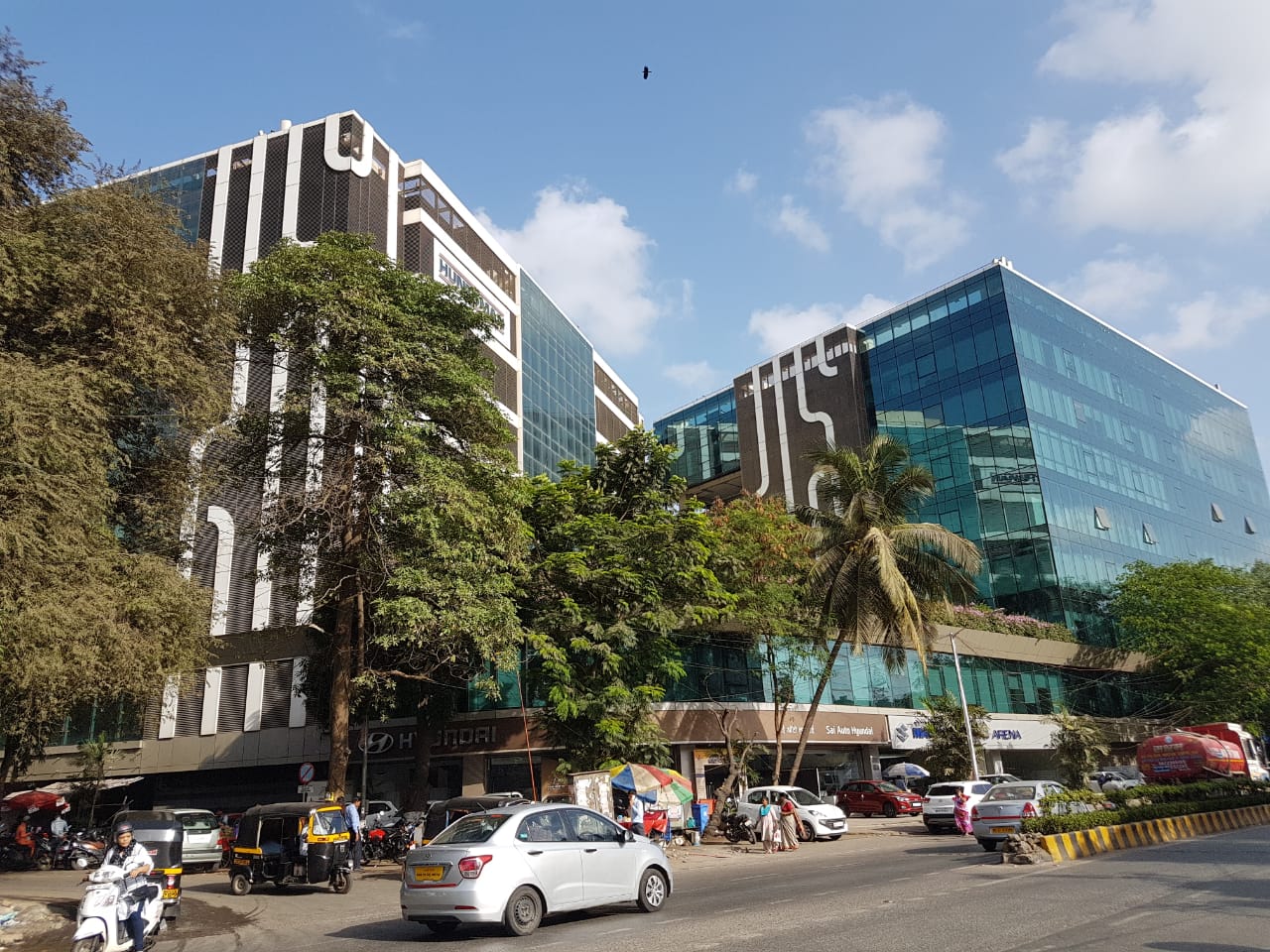 Flat / Apartment on Rent / Lease / Sale in Hiranandani Lighthall, Powai