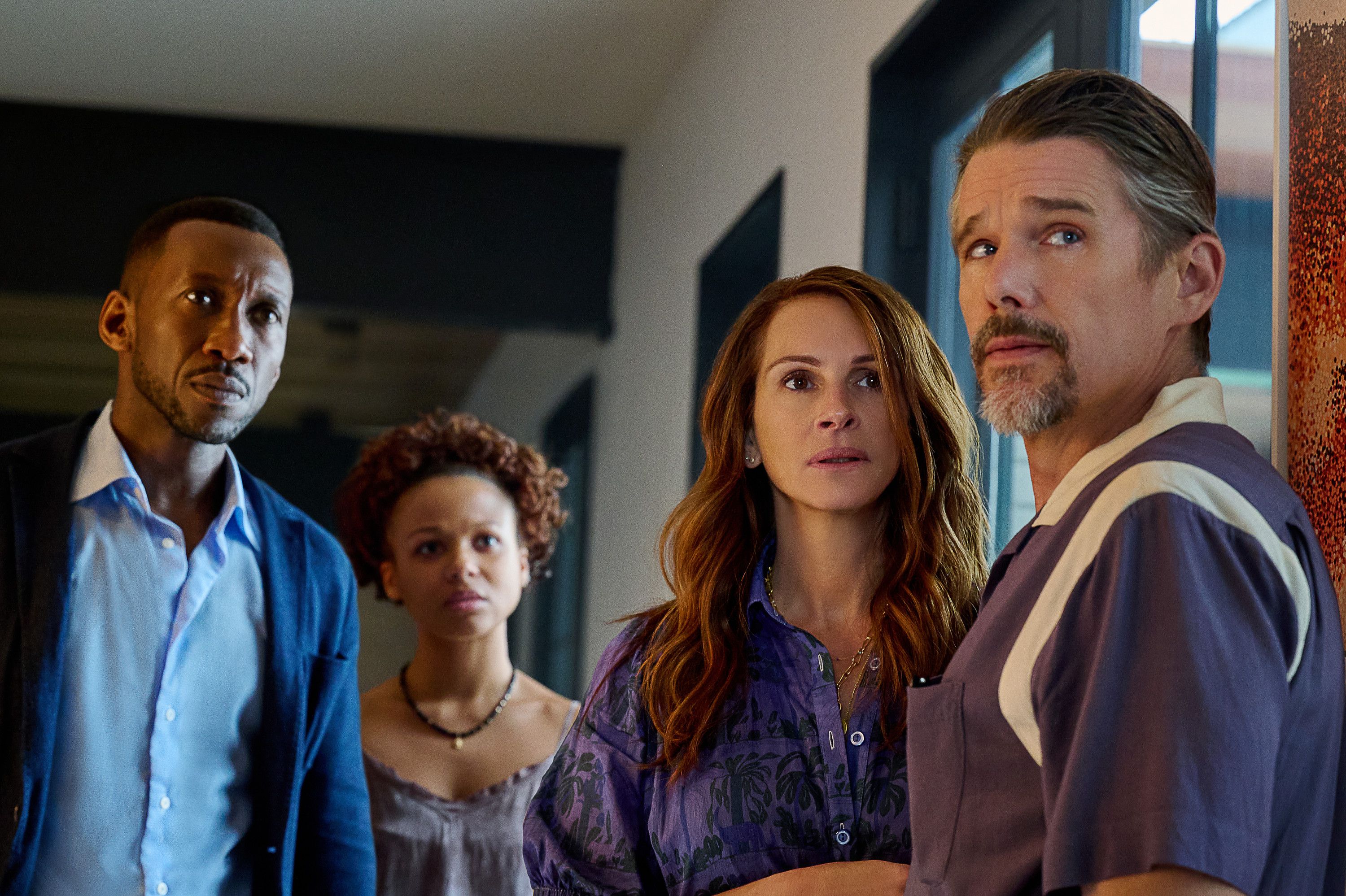 Leave the World Behind Trailer Julia Roberts in Apocalyptic Thriller(03)