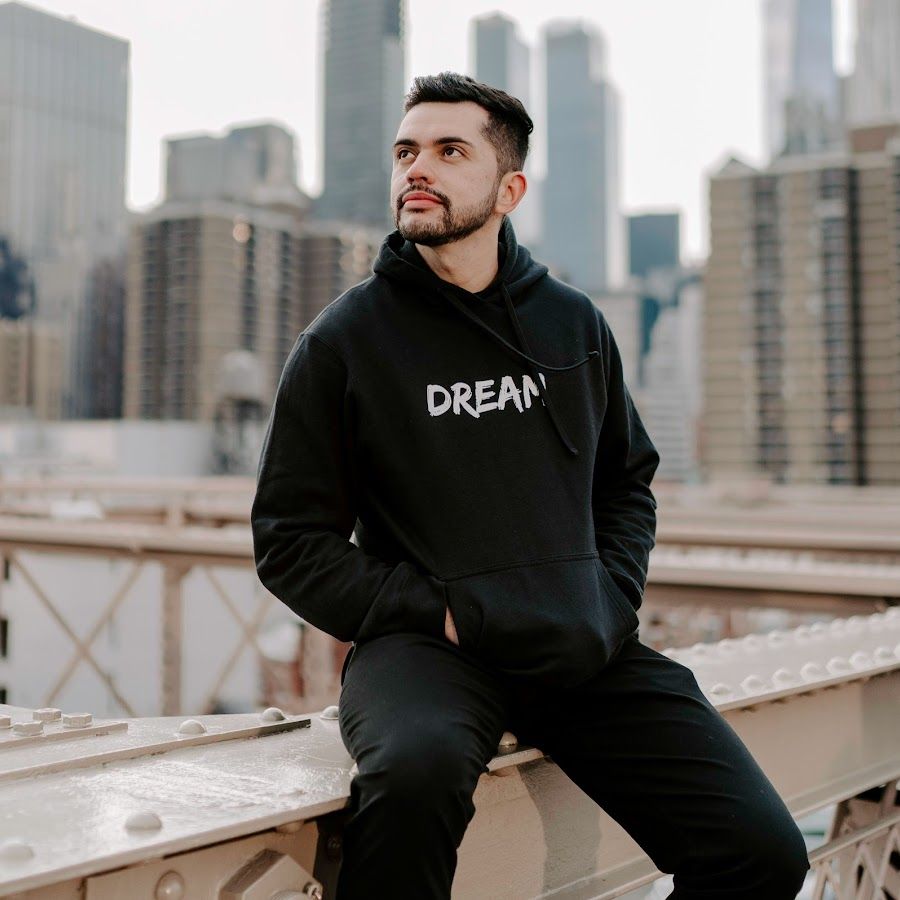 Luis Indi Travel Guide