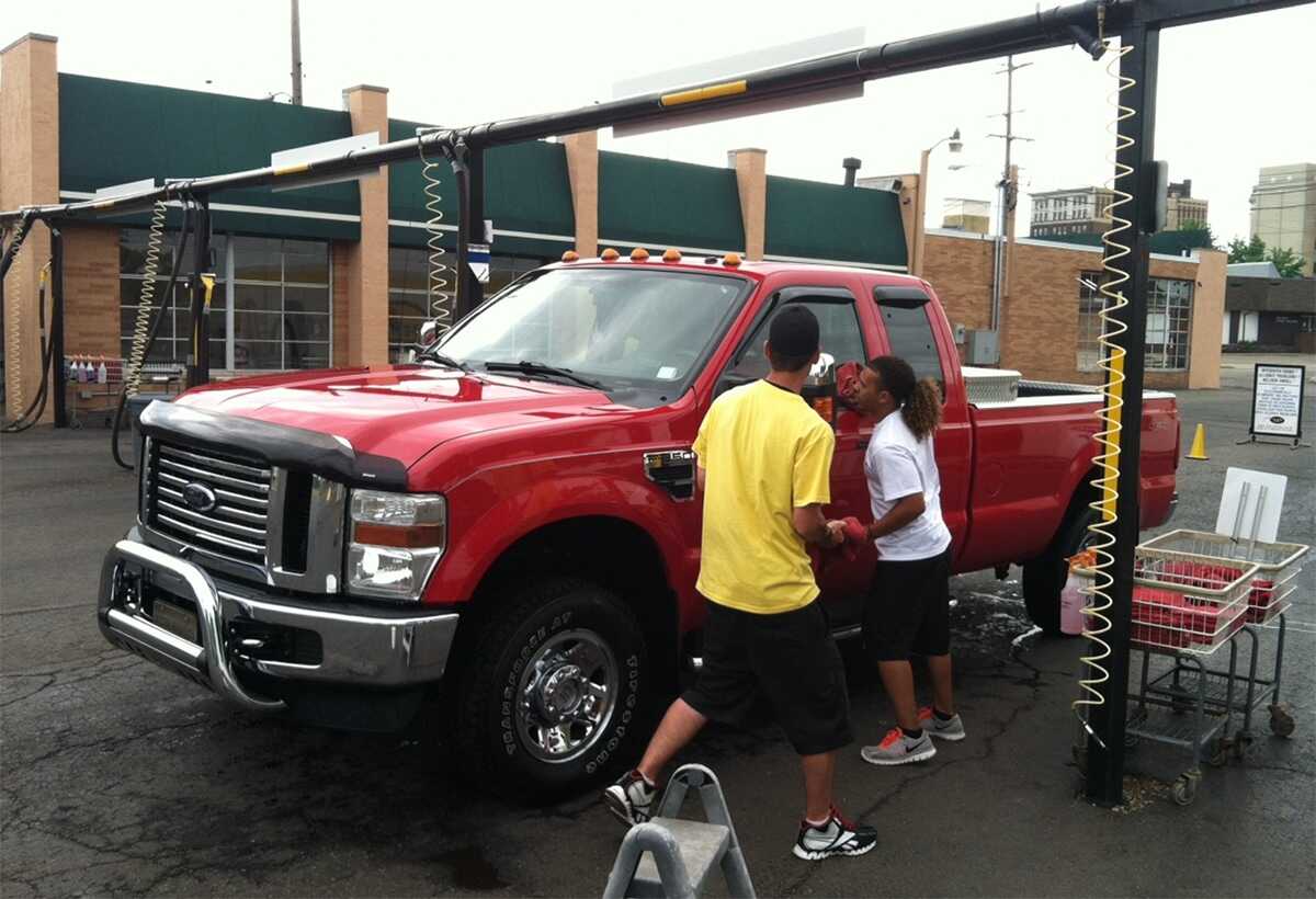 Sgt. Clean Car Wash IndoorMedia