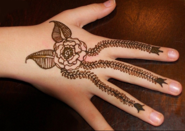 16 Simple and Elegant Mehandi Designs for Your Hands