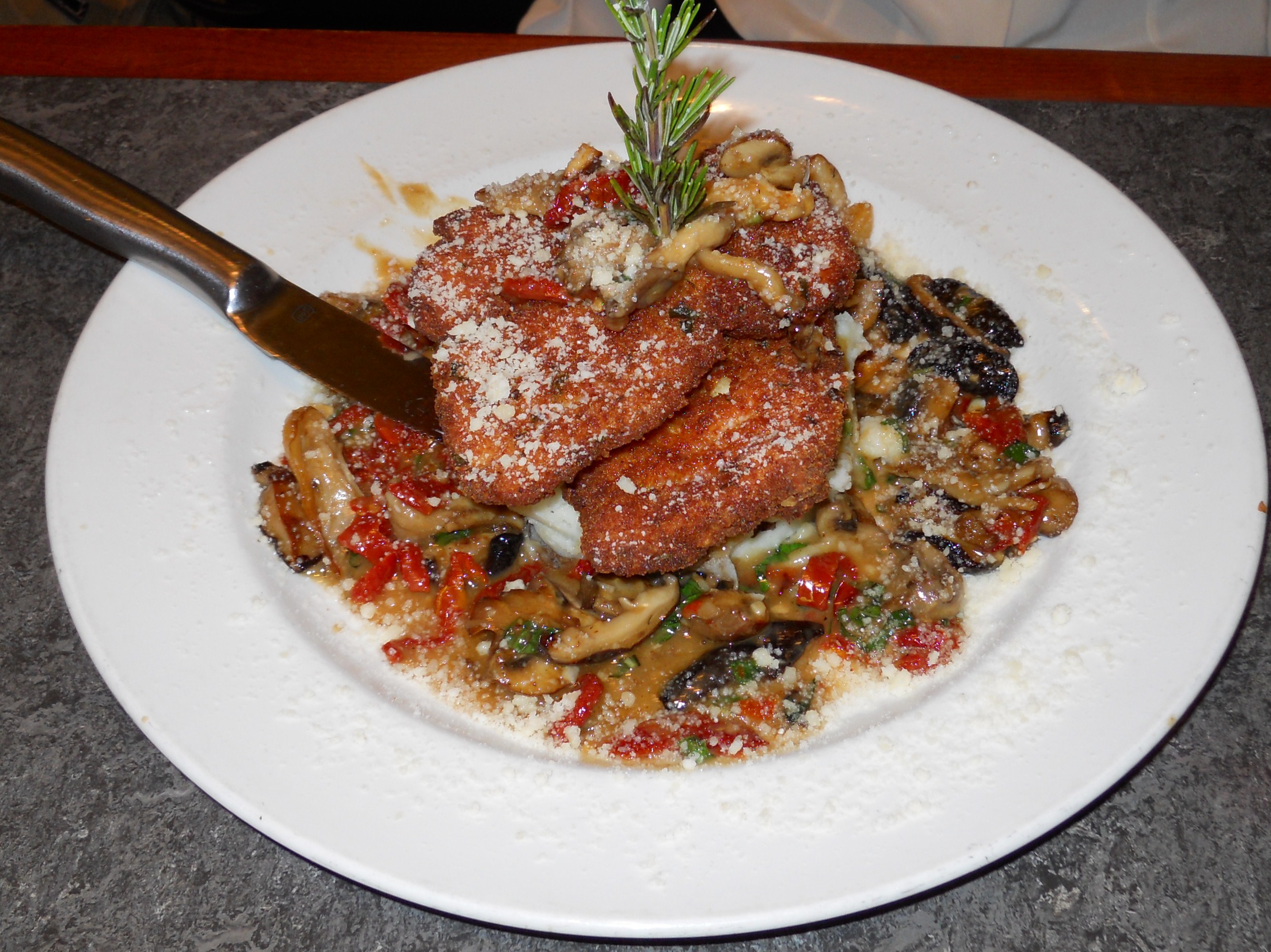 Yard house caribbean chicken and penne 250g(05)