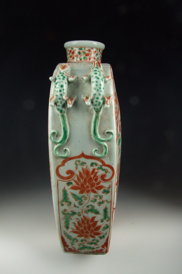 Nice Chinese Antique Fivecolored Porcelain Flat Square Vase