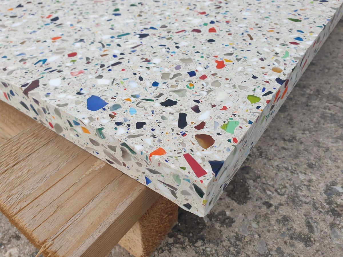 Il progetto Ekonia ha sviluppato elementi di arredo urbano in calcestruzzo drenante e filtrante Il progetto Ekonia ha sviluppato elementi di arredo urbano in calcestruzzo drenante e filtrante