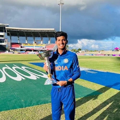 Yash Dhull Wife Name, Parents Name, Net Worth, Height & Age info Knocks