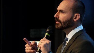 Eduardo Bolsonaro ameaça família de Moraes: ‘vou atrás de cada um de vocês’