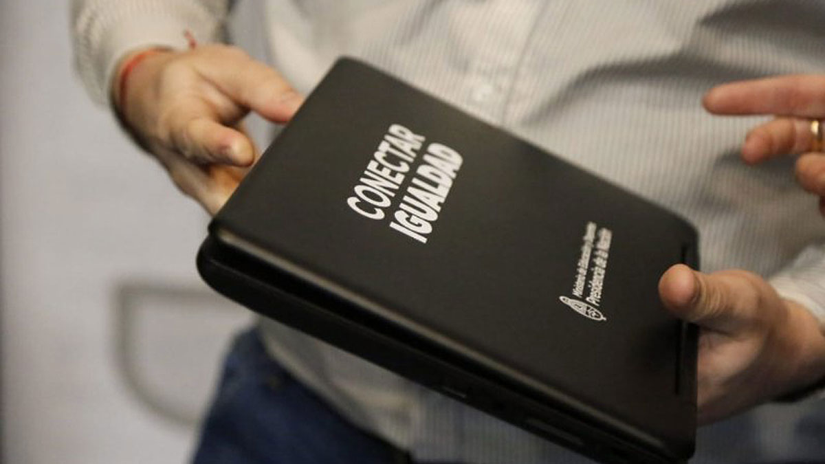 Avellaneda: Comenzó La Entrega De Más De Mil Netbooks A Estudiantes Secundarios – Inforegión