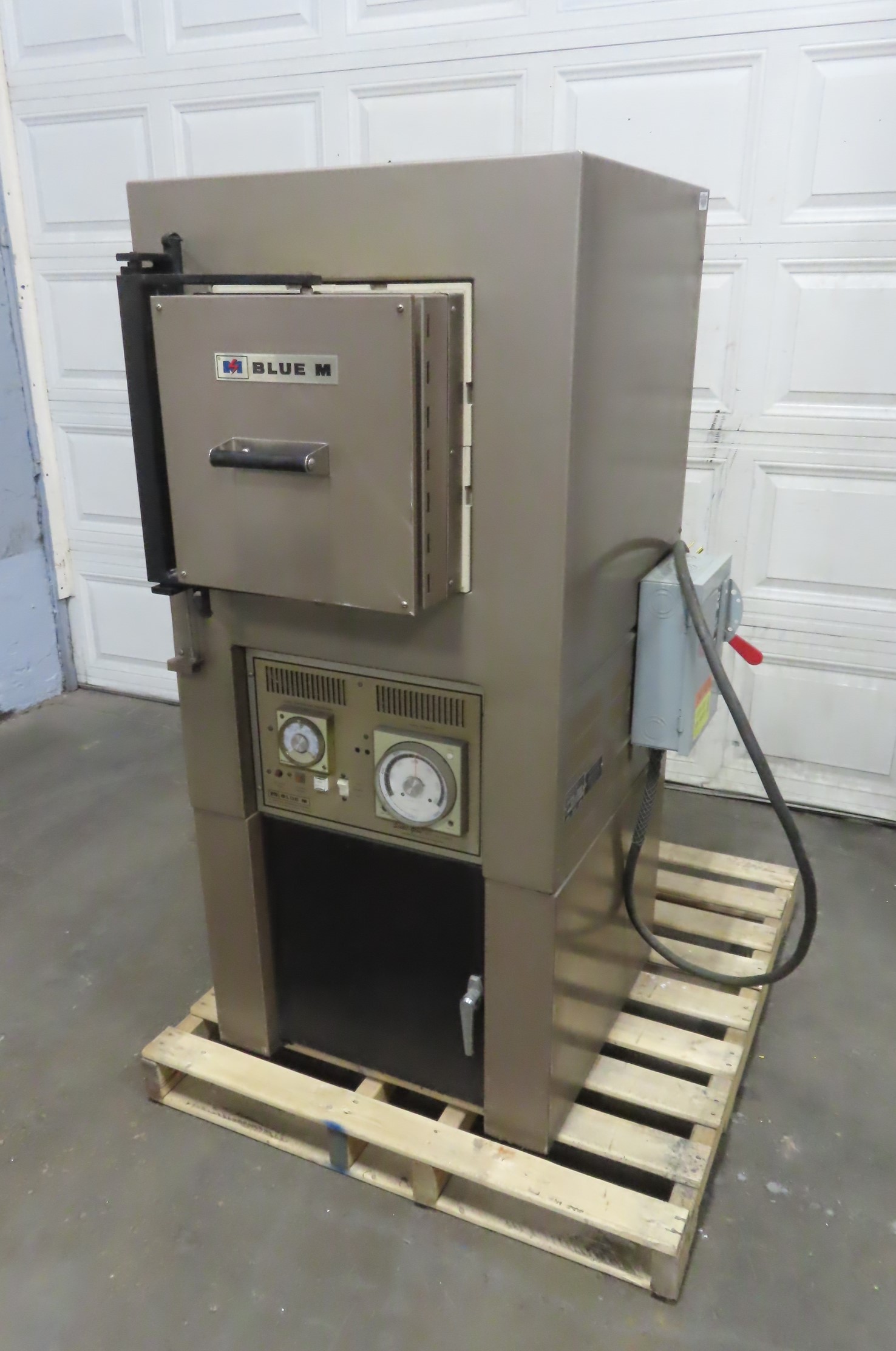 Blue M Electric Lab Furnace, 1850 F, 9" x 9" x 15.75"