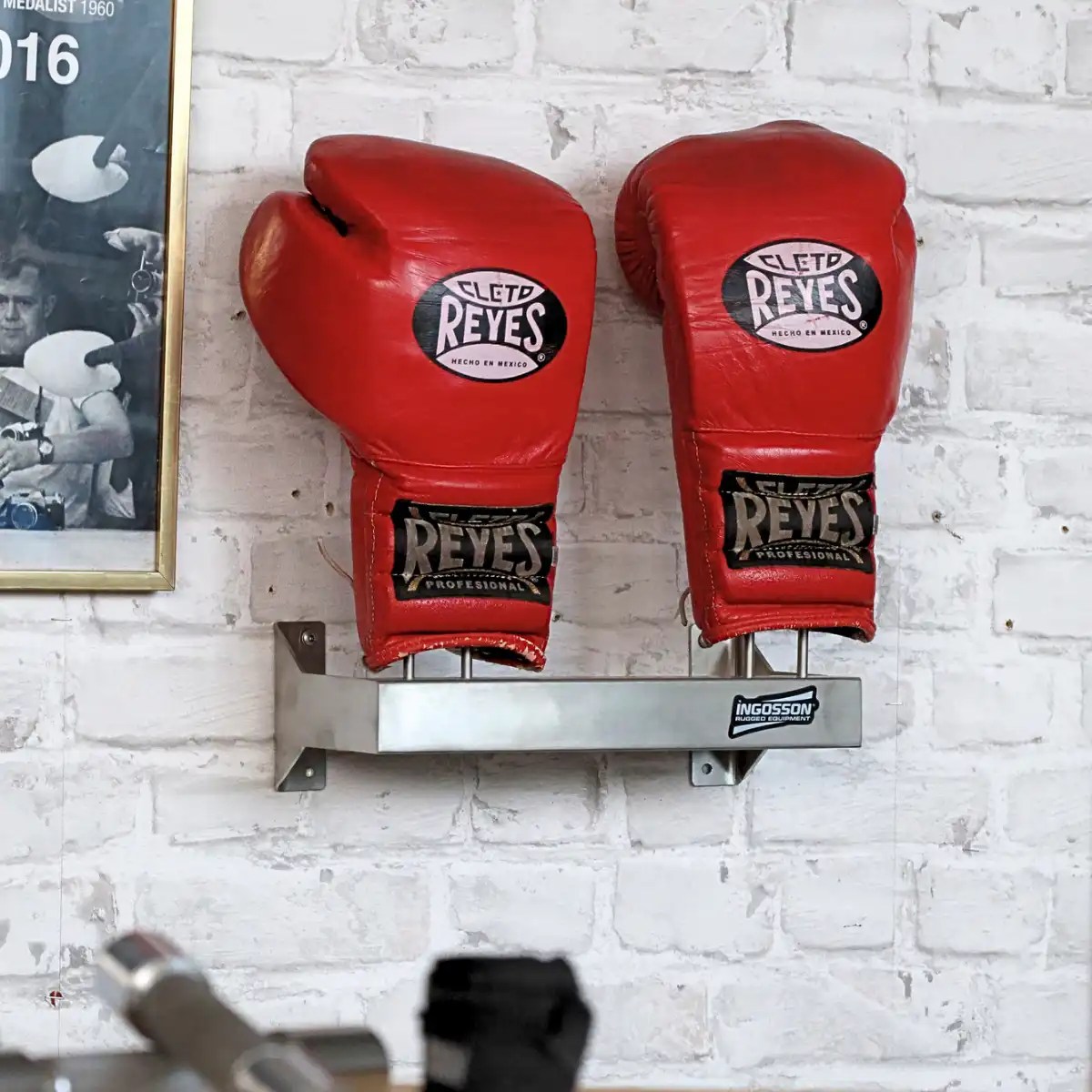 Ingosson Wall mounted boxing glove racks
