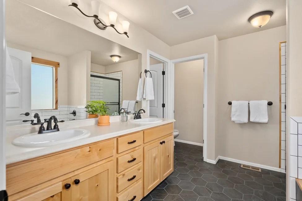 10 Essential Bathroom Remodeling Tips For Illinois Homeowners In