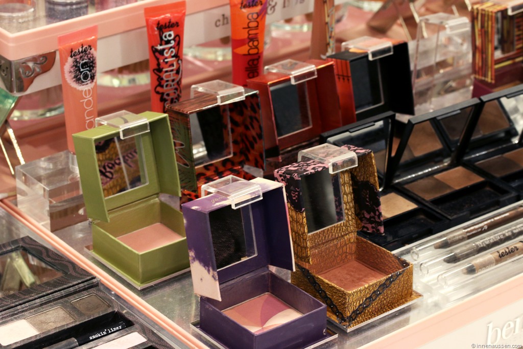 Besuch Benefit Brow Bar InnenAussen