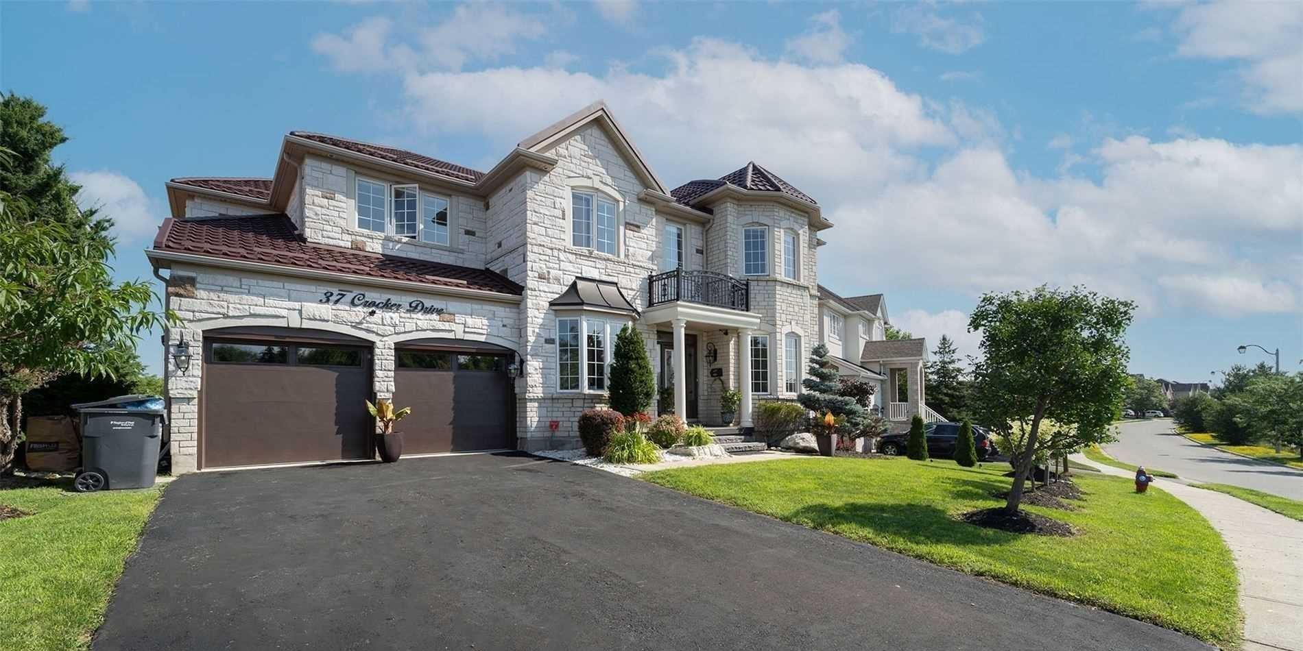 Brampton Home of the Week Luxurious 2.M house in northeast section of