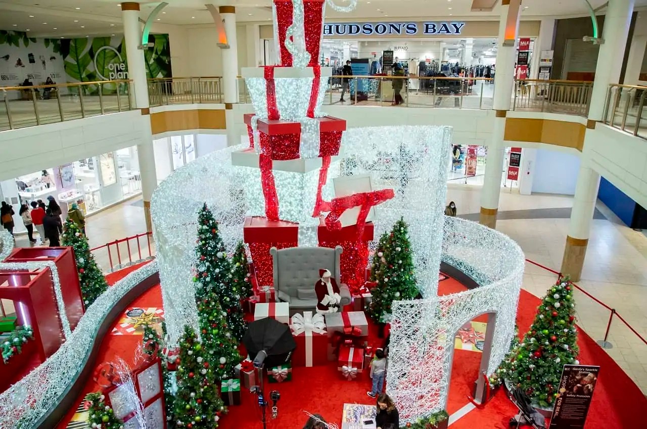 Bring the kids and pets for a photo with Santa at Brampton’s Bramalea City Centre INsauga