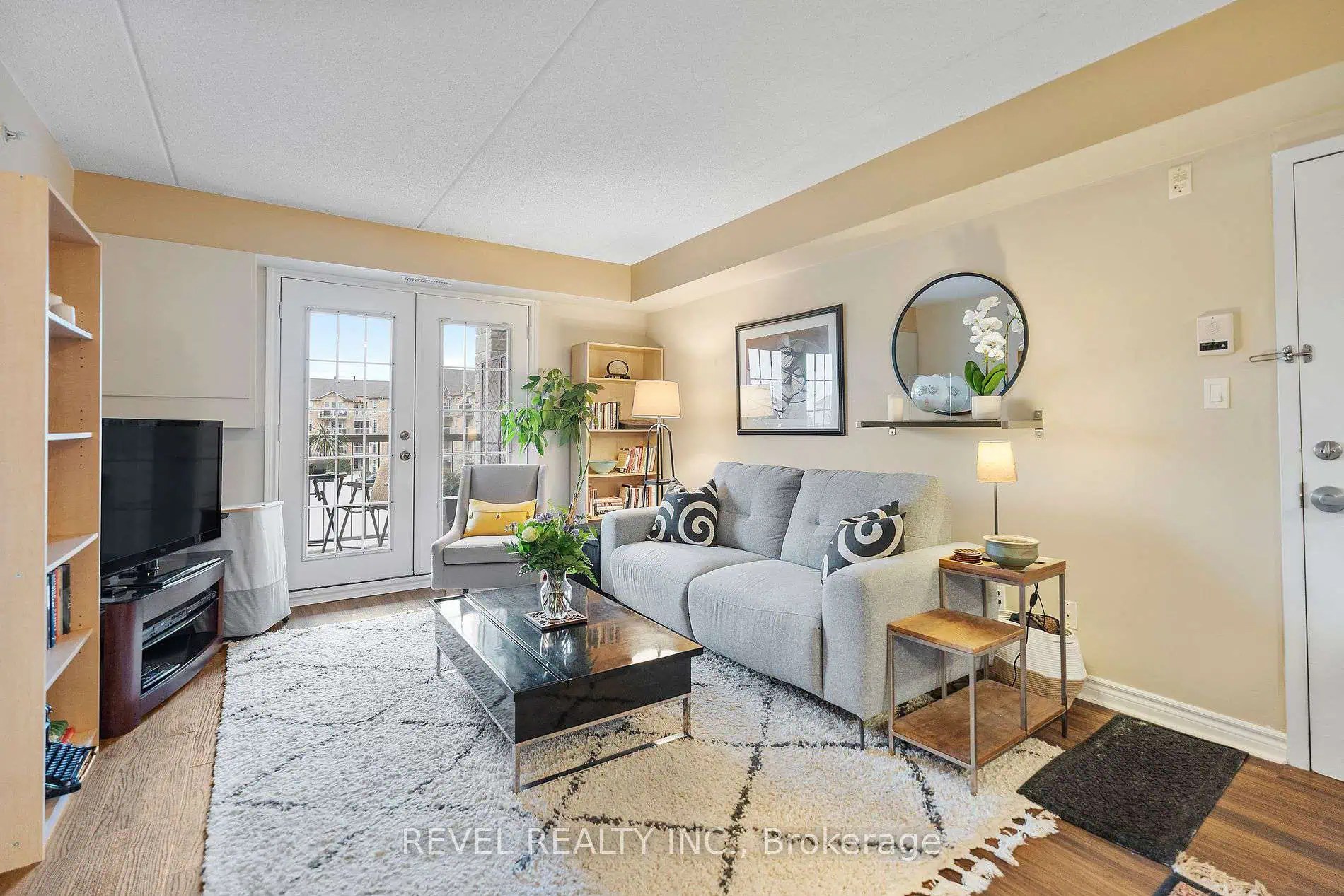 Price of Oakville, Ontario condo drops over 200k in two years INsauga