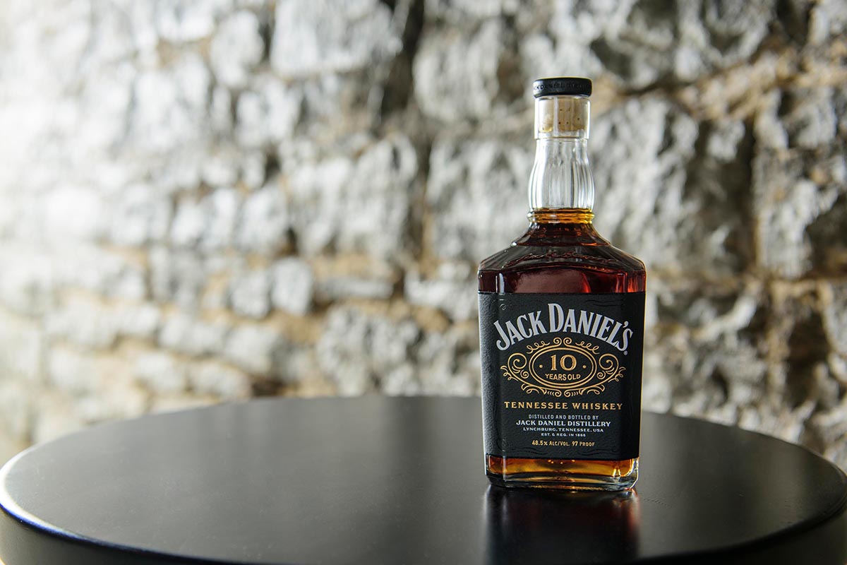 Review Jack Daniel’s 10YearOld Tennessee Whiskey InsideHook
