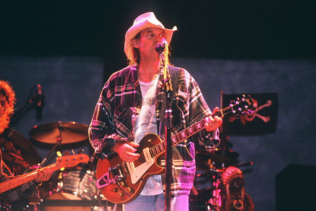 Neil Young’s Unheard 2001 Album “Toast” is Due Out in July LaptrinhX