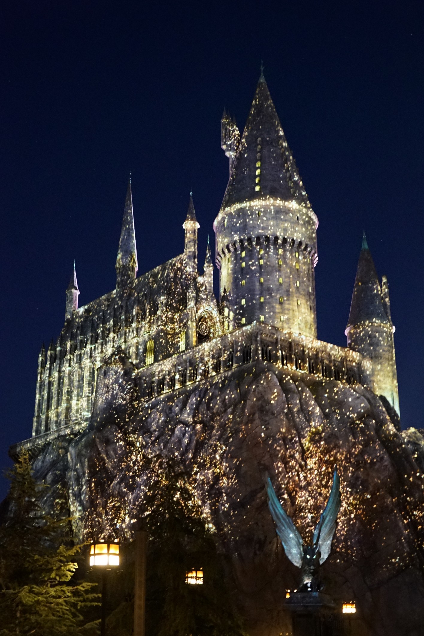 REVIEW The Nighttime Lights at Hogwarts Castle Inside Universal
