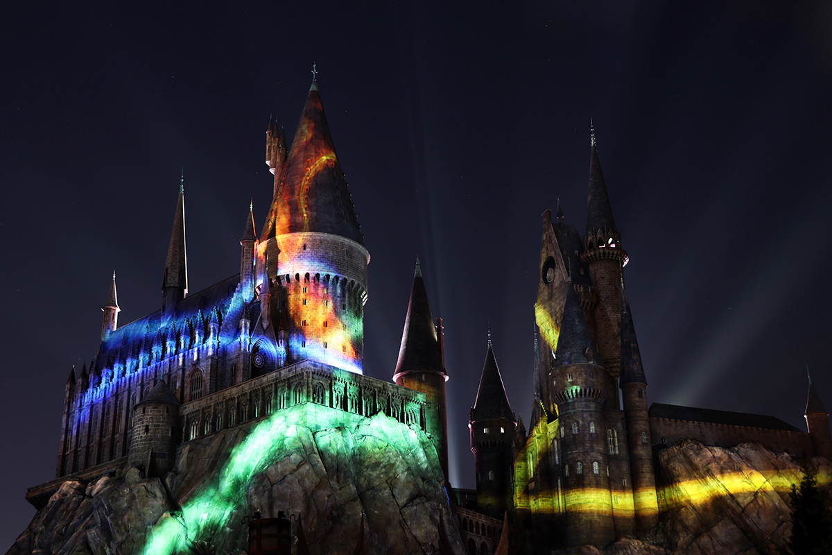 REVIEW The Nighttime Lights at Hogwarts Castle at Universal Orlando