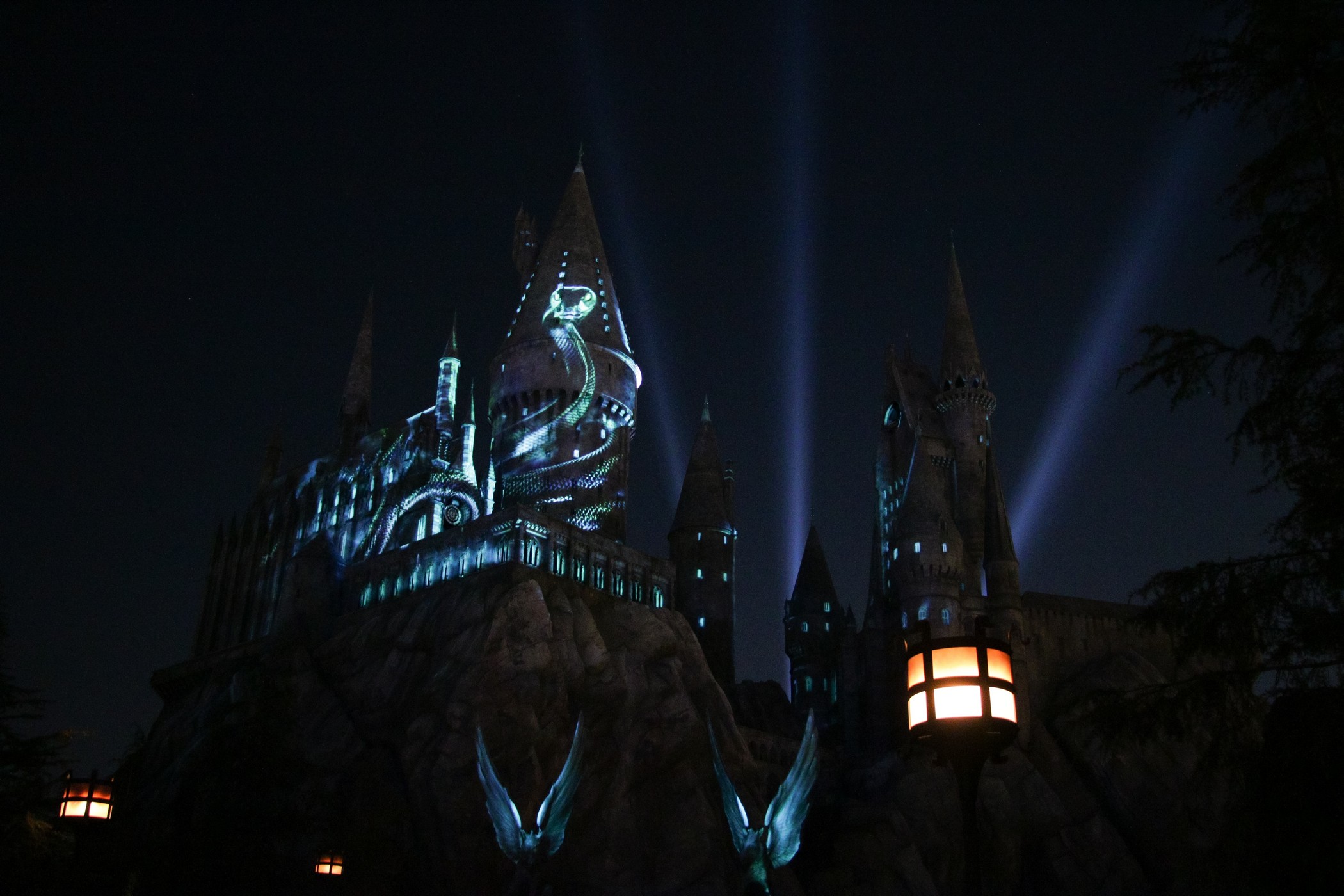 The Nighttime Lights at Hogwarts Castle returns for the