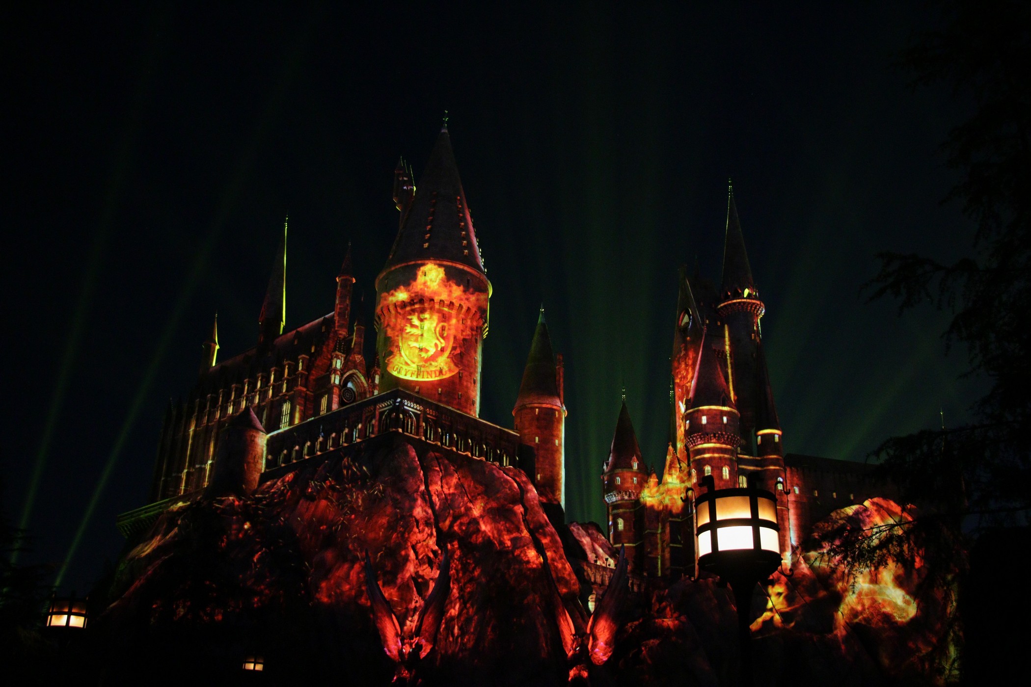 The Nighttime Lights at Hogwarts Castle returns for the