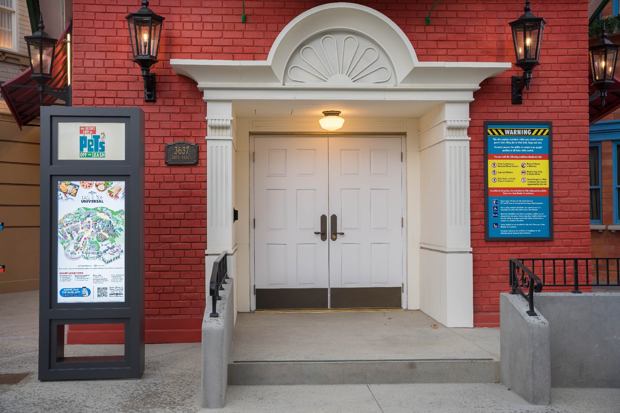 A Closer Look at Pets Place at Universal Studios Hollywood Inside