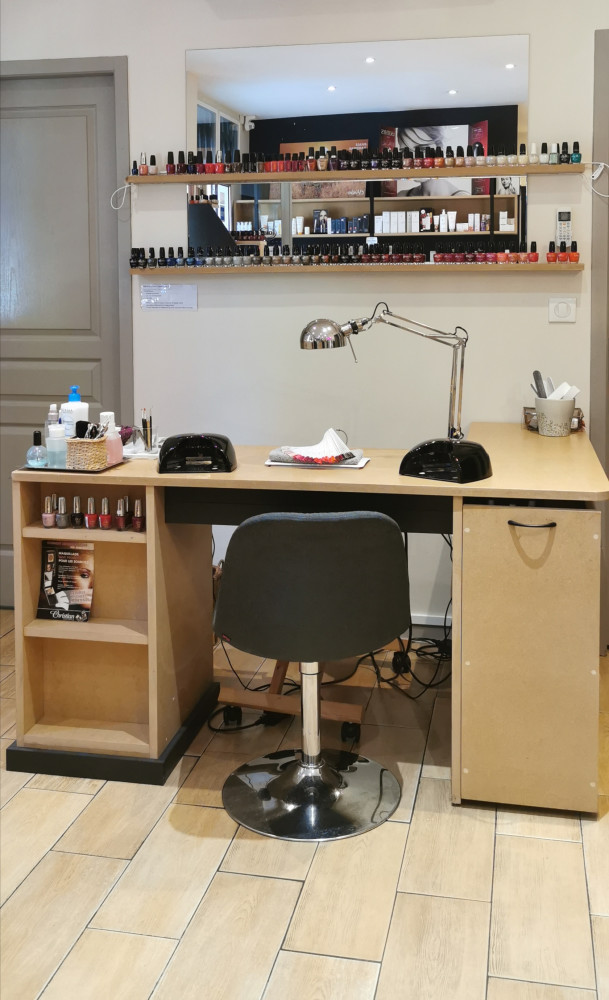 Manucurie/Onglerie Institut de beauté Aline, à Aiguillon