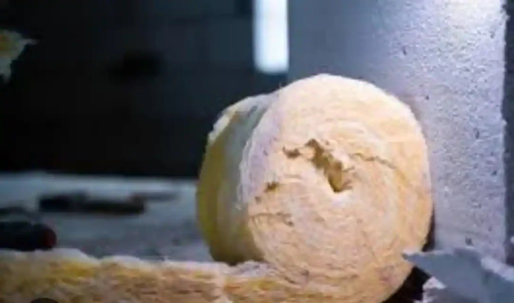 Blown Insulation vs Rolled Insulation Cost Best 7 Points