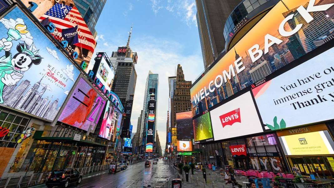 Outdoor vs. Social Media Advertising Which Is Right For Your Business