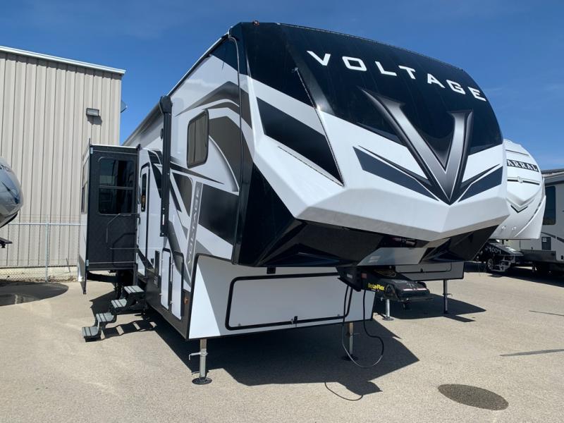 6 Toy Hauler Fifth Wheels with Separated Garages Blog