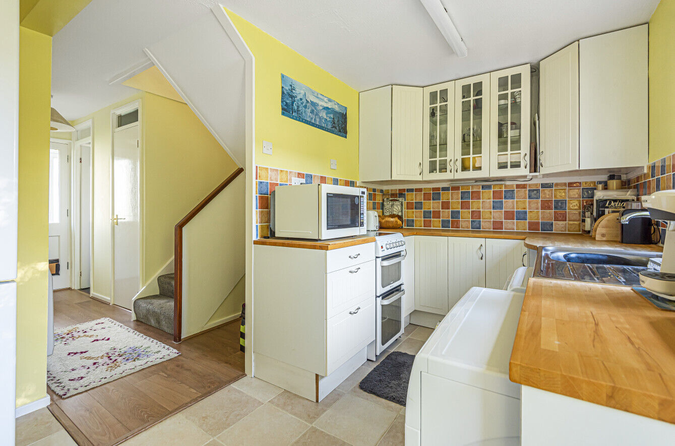 2 bedroom mid terraced house for sale Crofters, Sawbridgeworth, CM21