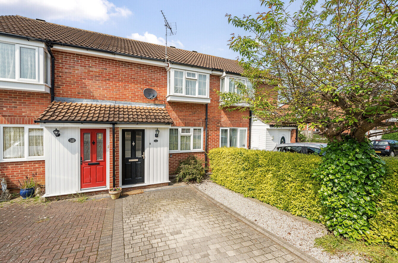 2 bedroom mid terraced house for sale Ashdale, Stortford, CM23