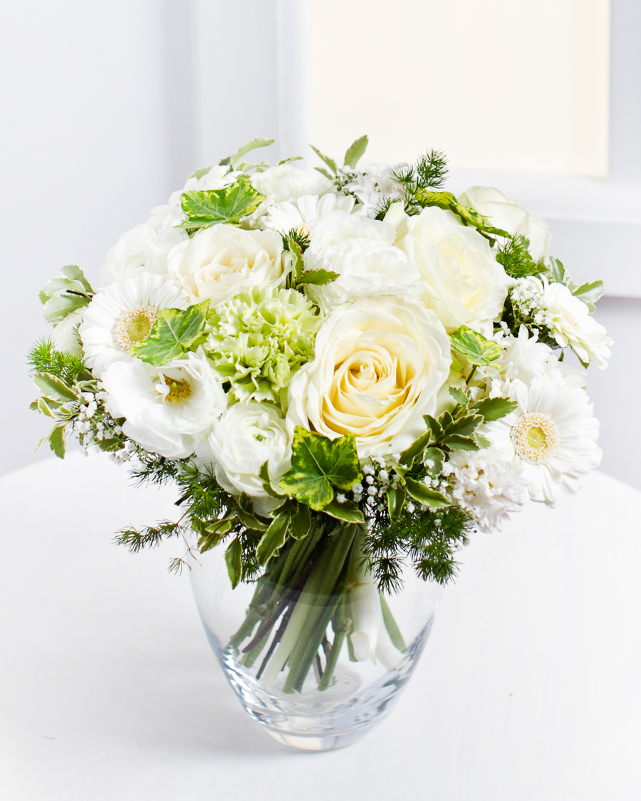 Romantic Bouquet in White Colours Anniversary Interflora Ukraine