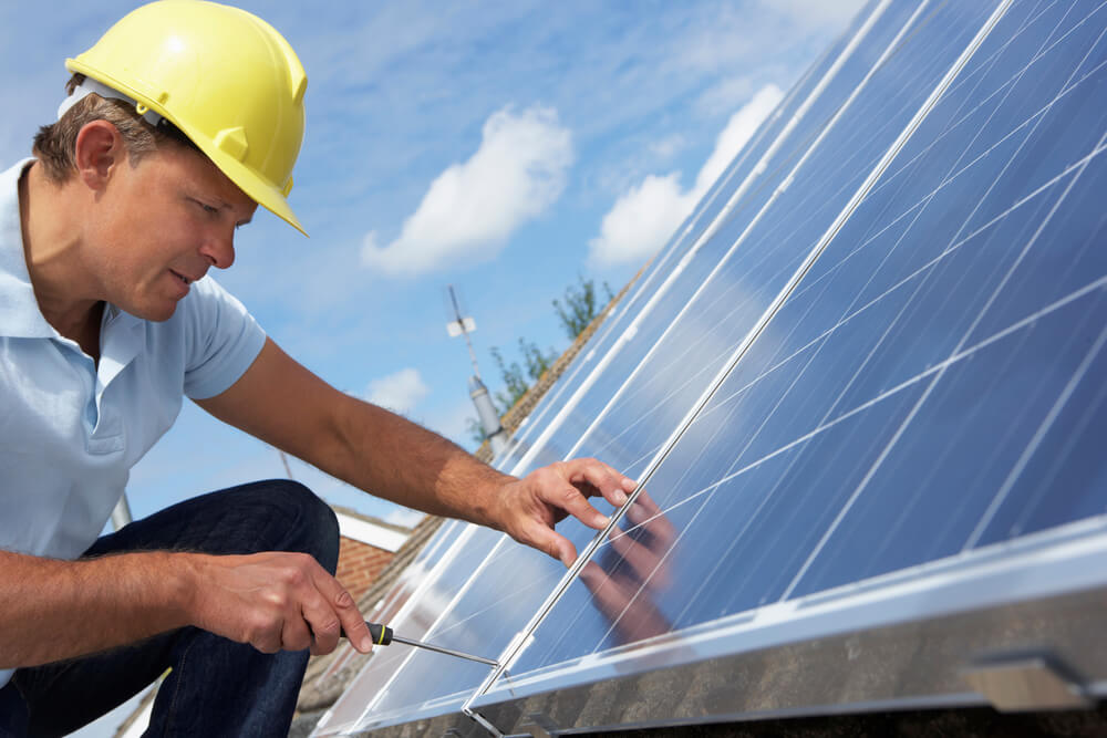 Installing a Solar Energy System? 6 Benefits of Using MicroInverters
