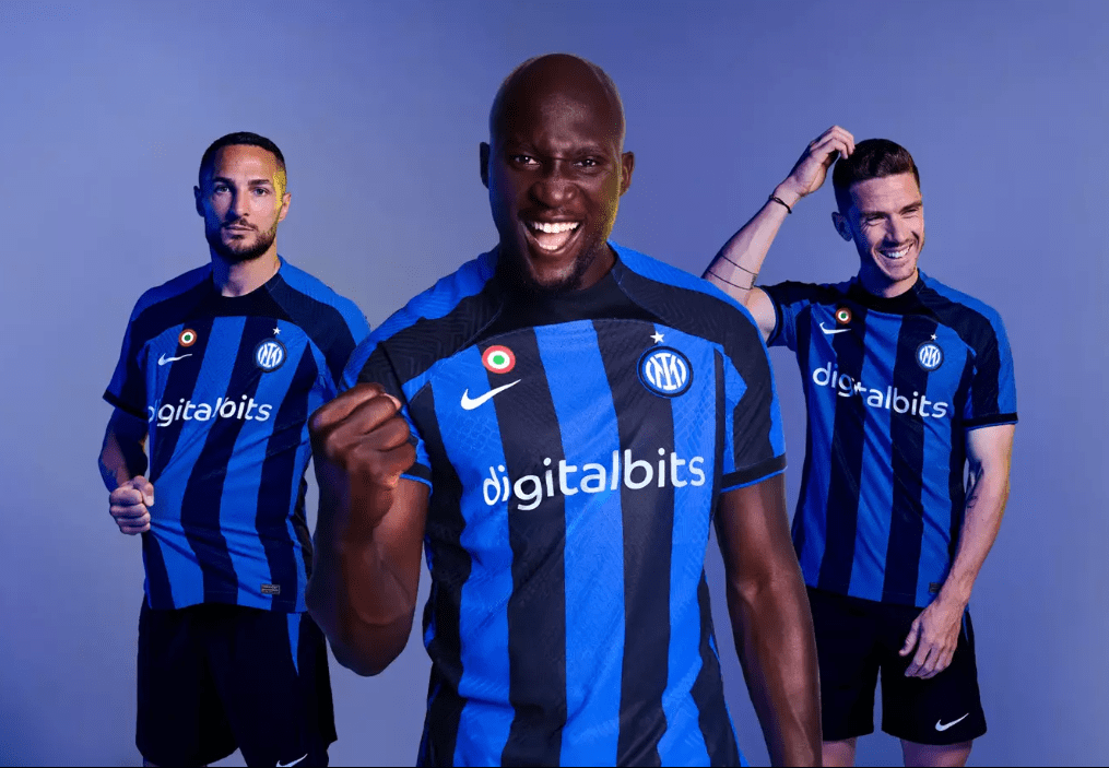 bilancio inter 2023 Inter: Presentata Ufficialmente La Prima Maglia Per La Stagione 2022/2023 - Video