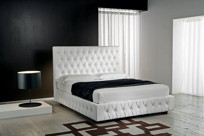 Class Letto matrimoniale moderno ed elegante con linee classiche