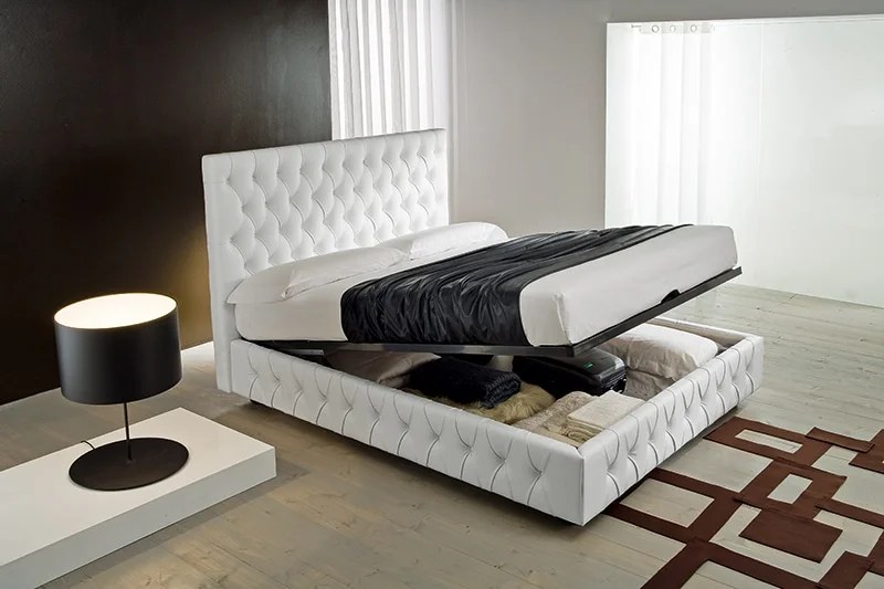 Class Letto matrimoniale moderno ed elegante con linee classiche