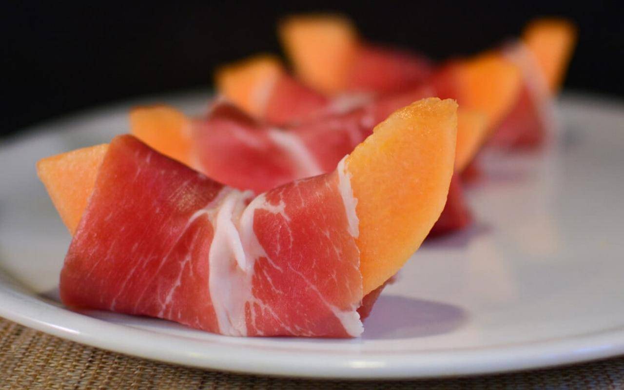 Prosciutto e melone le origini di questo piatto estivo