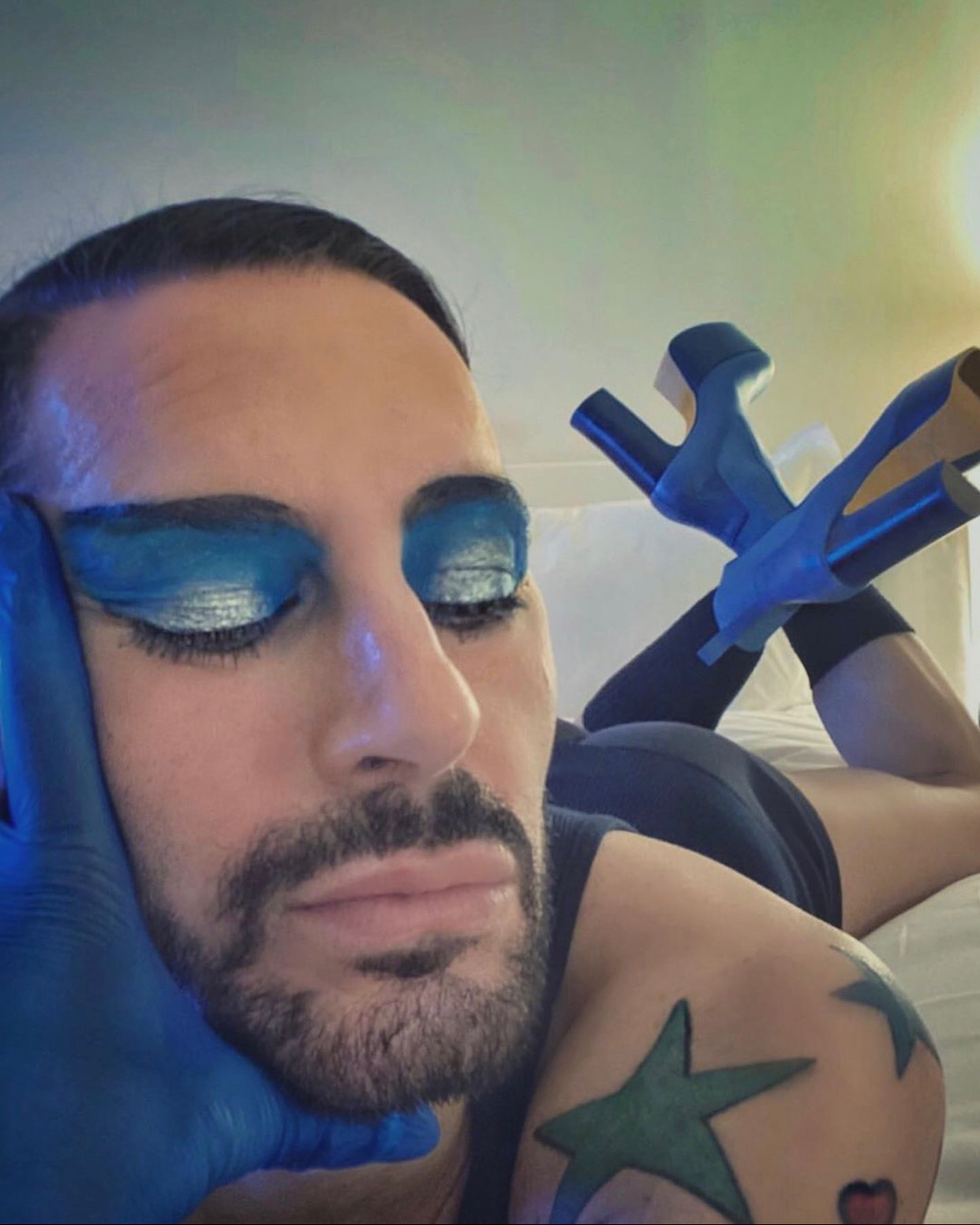 Marc Jacobs Destroys The Stigma Surrounding Men's Makeup.