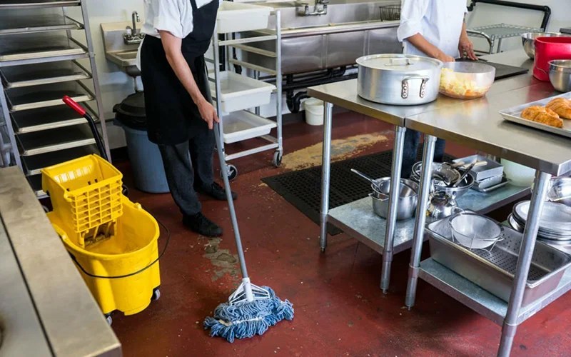 Top 10 Commercial Kitchen Cleaning Tips 🍽️ Interworld Cleaning
