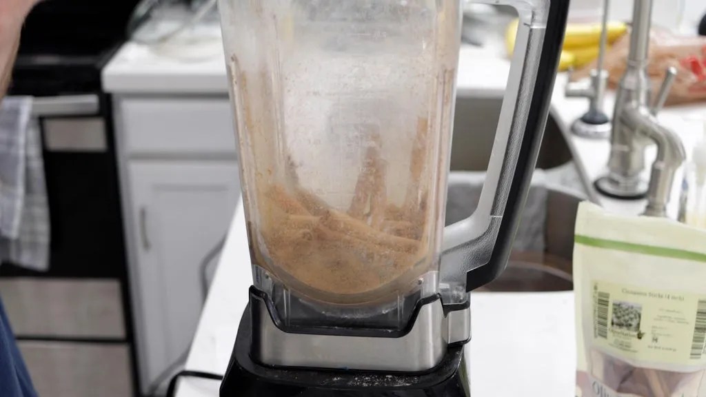 How to Make Ground Cinnamon From Cinnamon Sticks