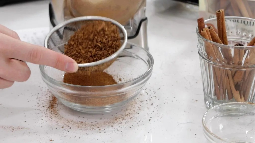 How to Make Ground Cinnamon From Cinnamon Sticks